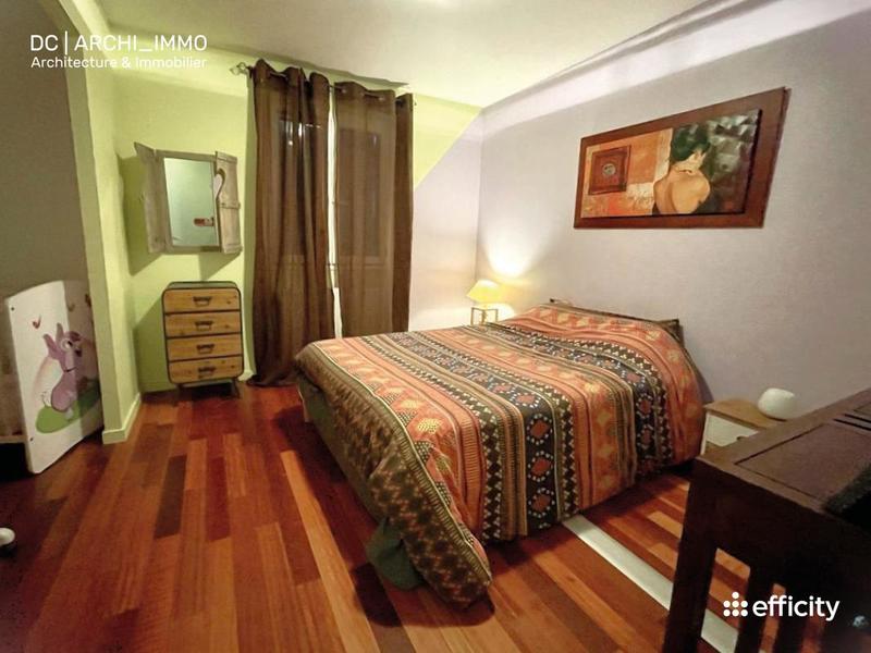 Maison - 205 m² - 7 pièces