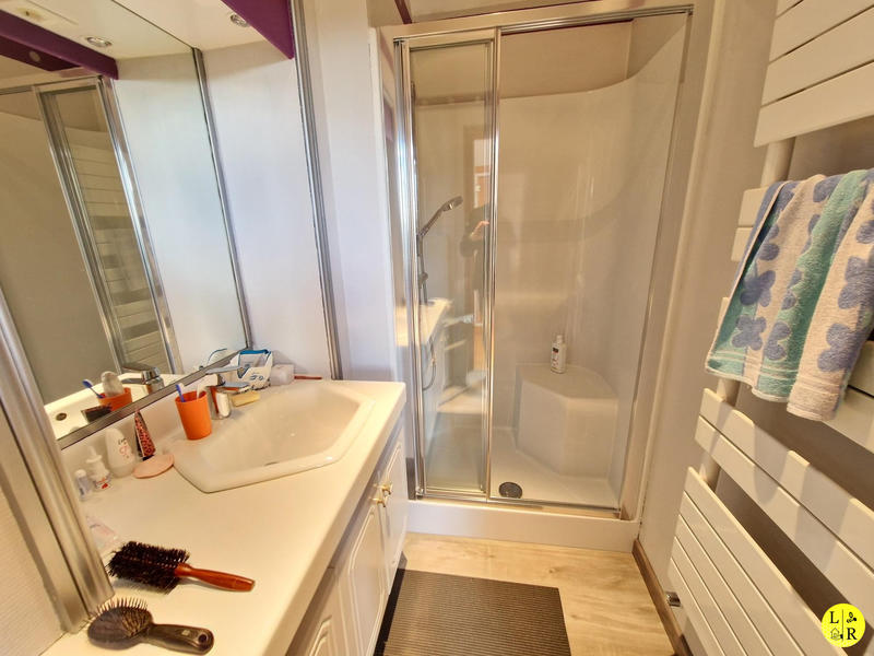 Maison - 230 m² - 7 pièces