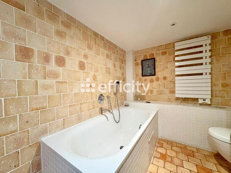 Maison ancienne - 205 m² - 6 pièces