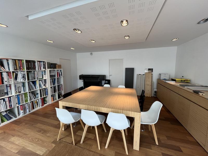 Bureau - 107 m² - 5 pièces