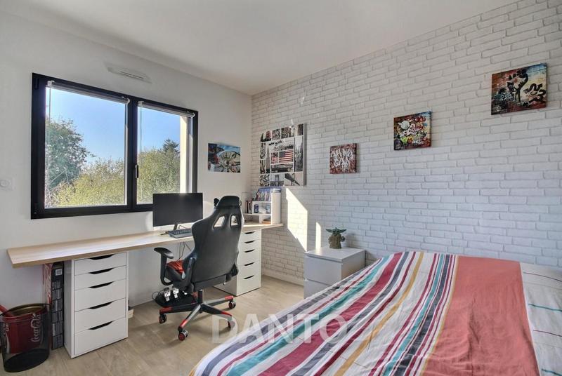 Maison - 161 m² - 5 pièces