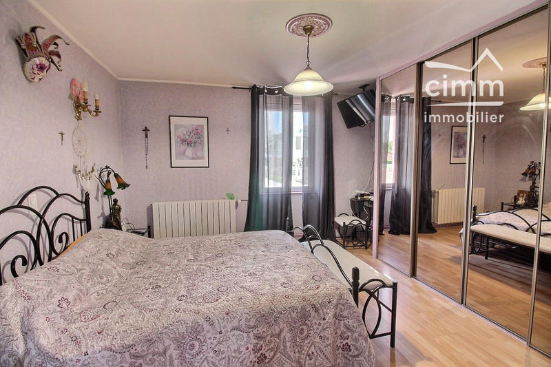 Maison - 209 m² - 8 pièces