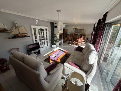 Maison - 137 m² - 7 pièces