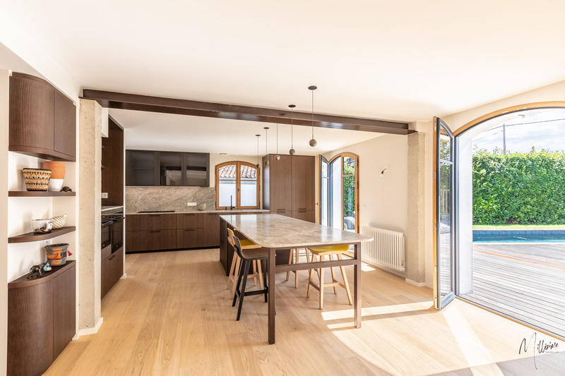 Maison - 231 m² - 7 pièces