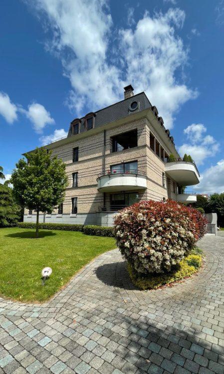 Appartement - 99 m² - 5 pièces