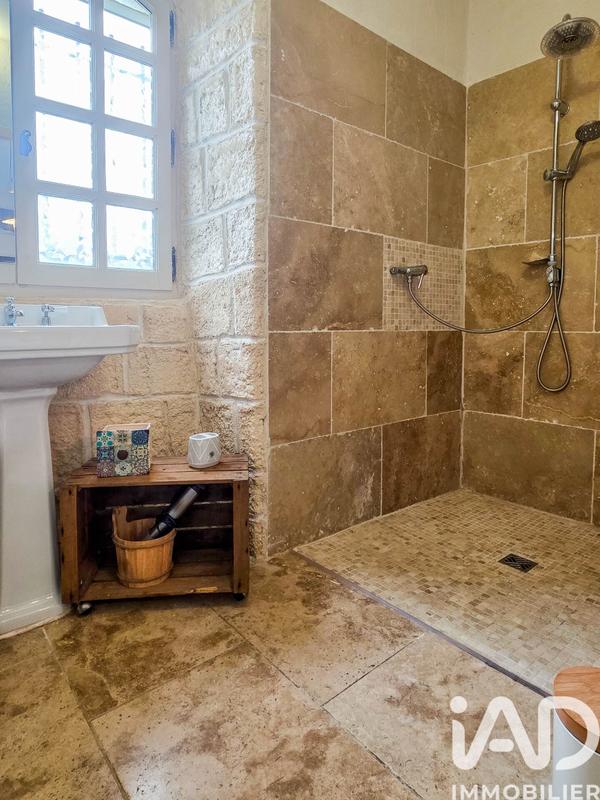 Maison - 225 m² - 9 pièces