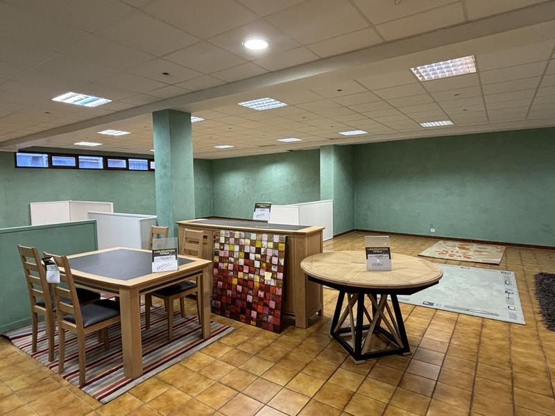 Local commercial - 1 365 m²