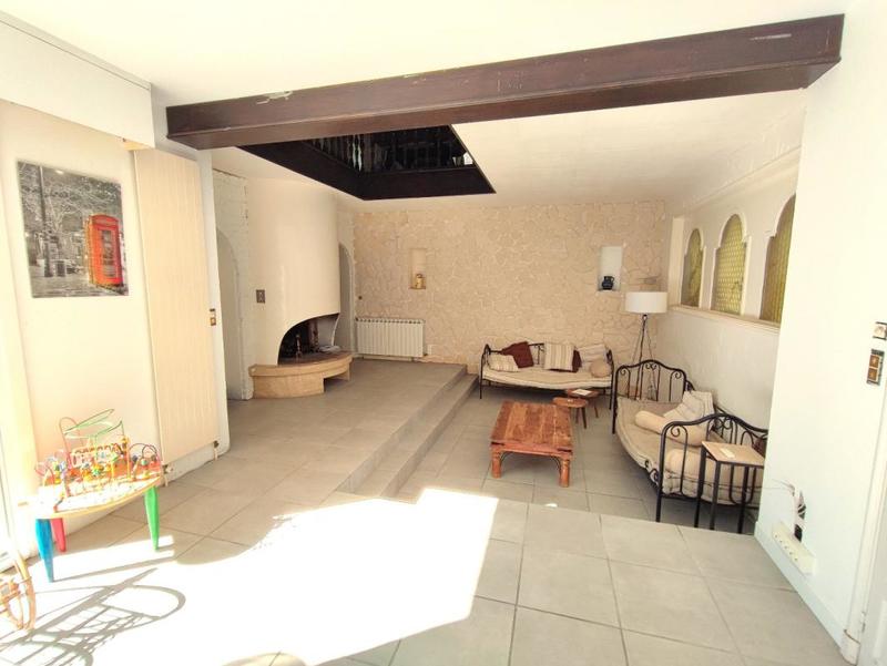 Villa - 355 m² - 9 pièces