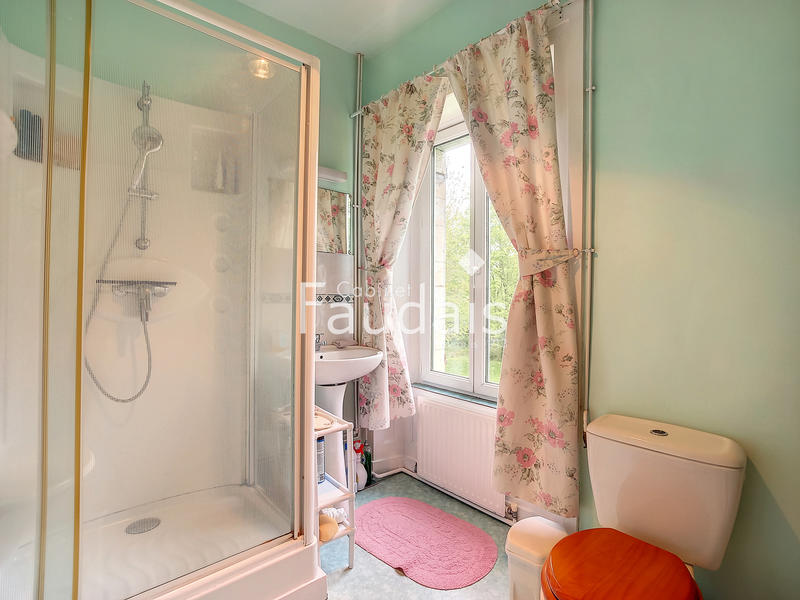 Propriété - 426 m² - 10 pièces