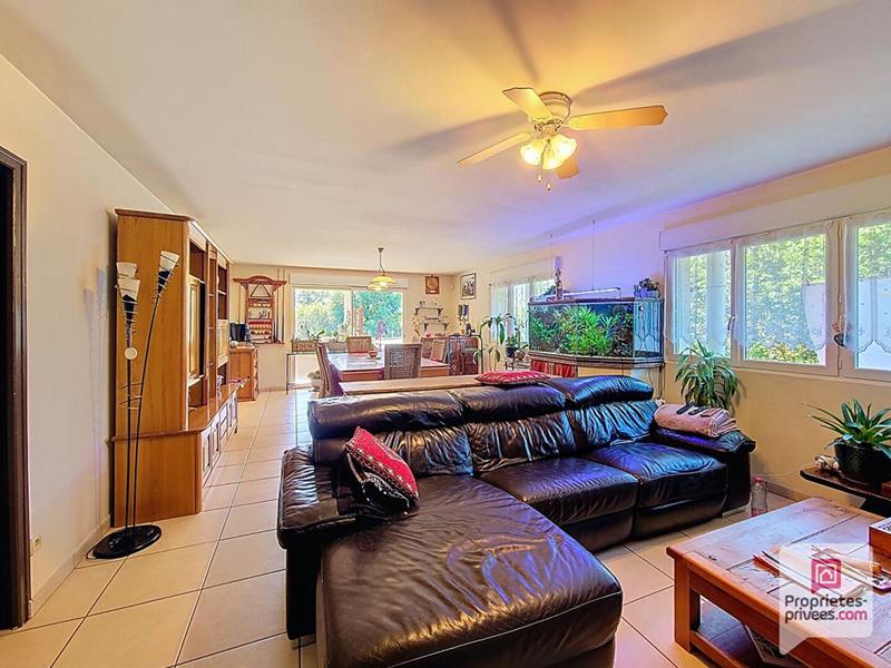 Maison - 202 m² - 7 pièces