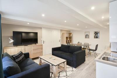 Appartement - 99 m² - 6 pièces