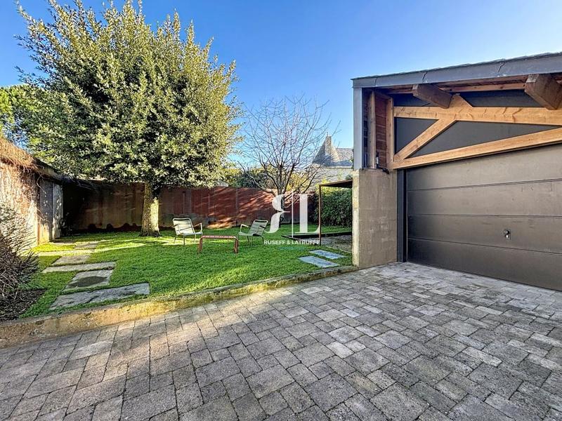 Maison - 161 m² - 6 pièces