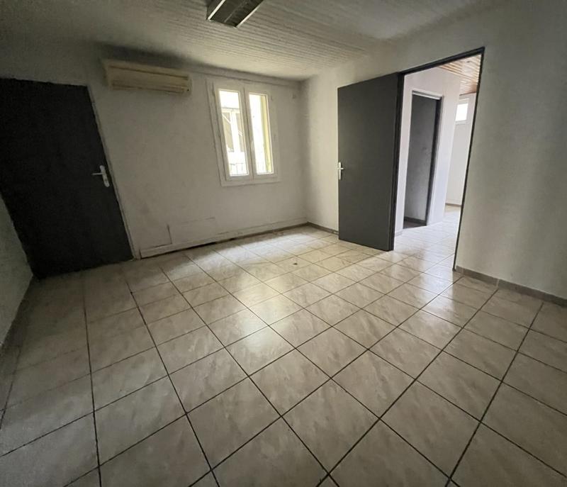 Local d'activités - 383 m²