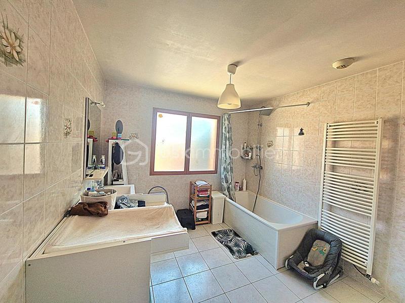 Maison traditionnelle - 102 m² - 4 pièces