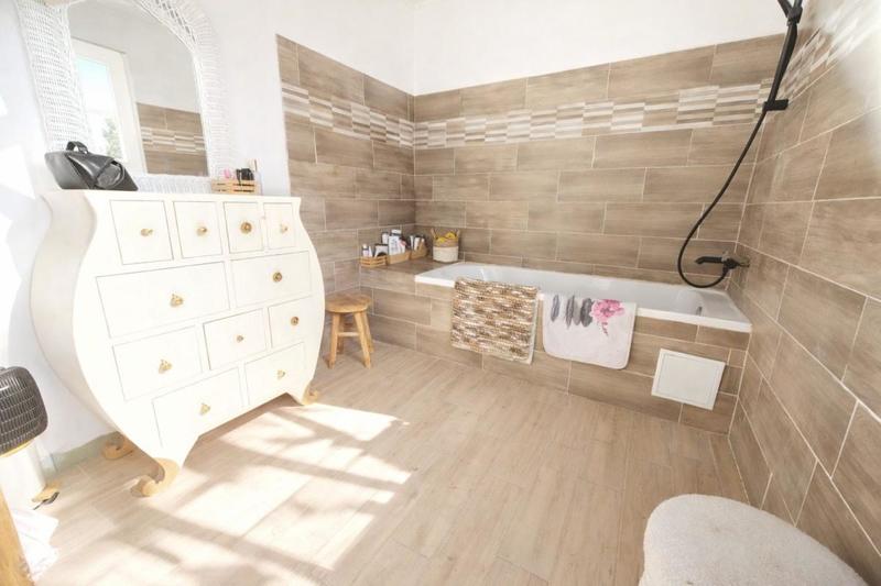 Villa - 200 m² - 5 pièces