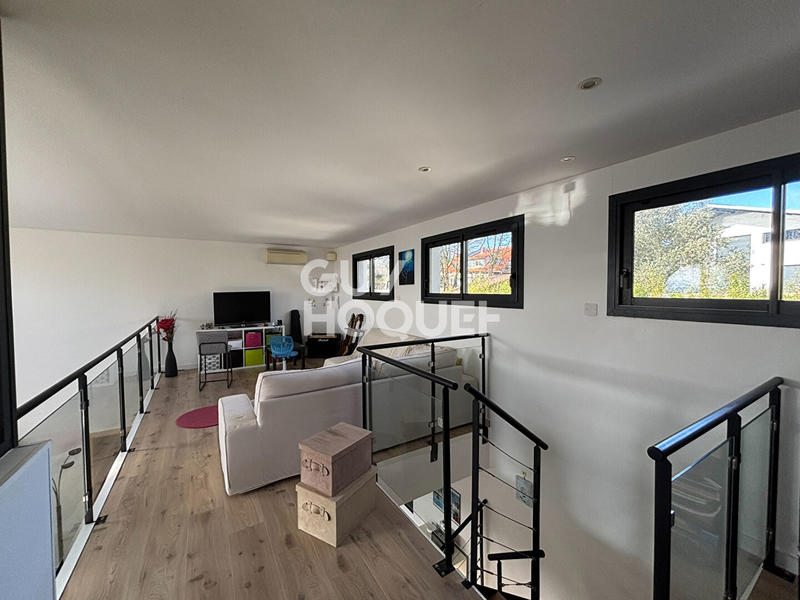 Maison - 251 m² - 8 pièces