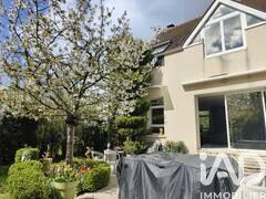 Maison - 207 m² - 6 pièces