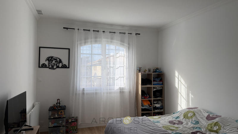 Maison traditionnelle - 220 m² - 7 pièces