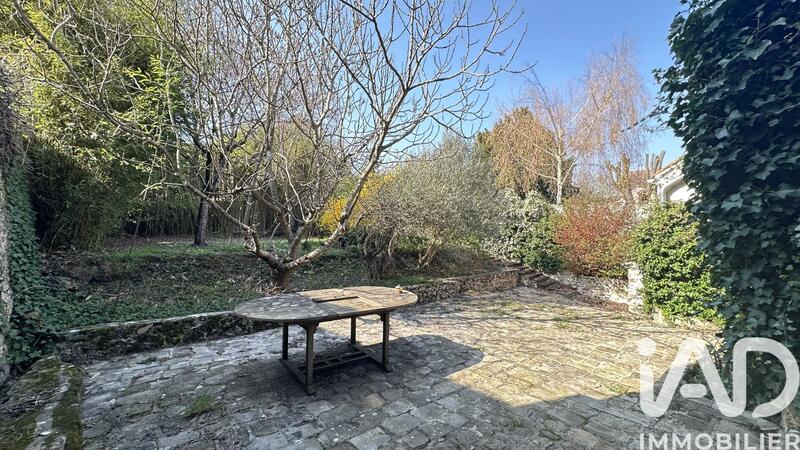 Maison - 245 m² - 8 pièces