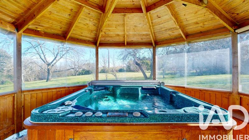 Maison - 200 m² - 7 pièces