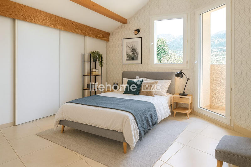 Maison - 224 m² - 8 pièces