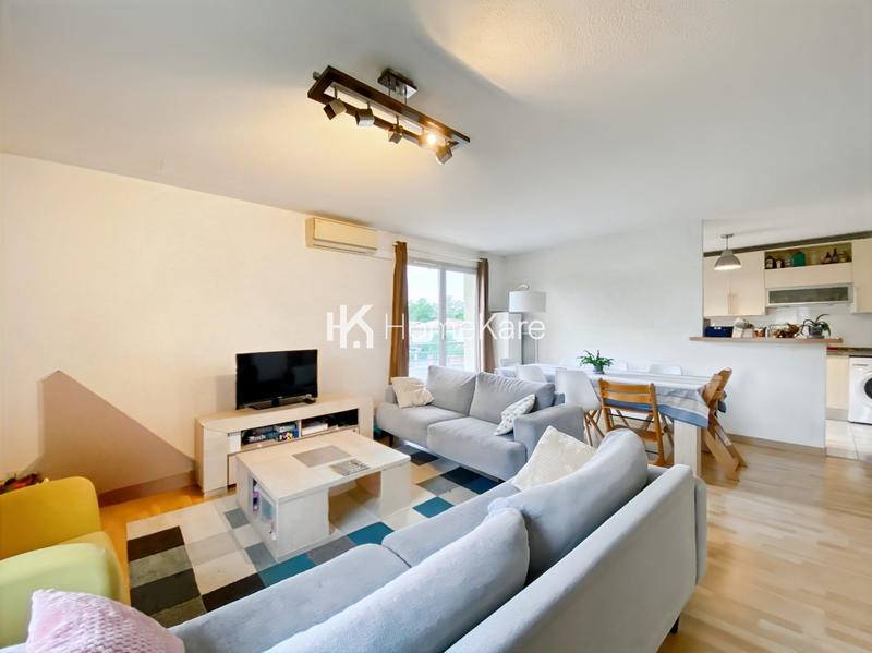 Appartement - 90 m² - 4 pièces