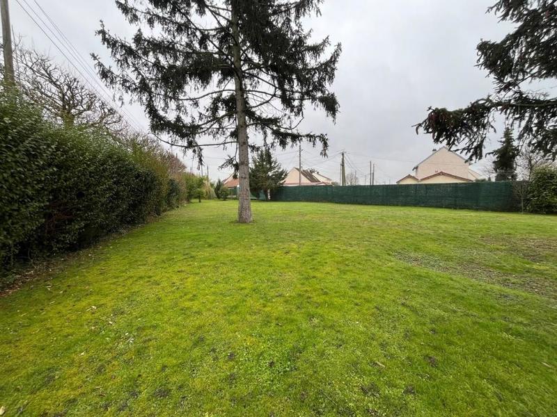 Terrain constructible - 749 m²