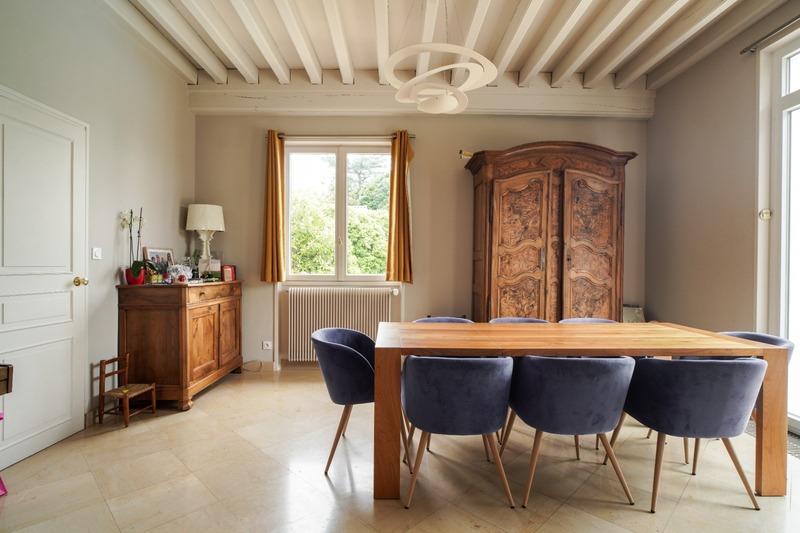 Maison - 225 m² - 9 pièces