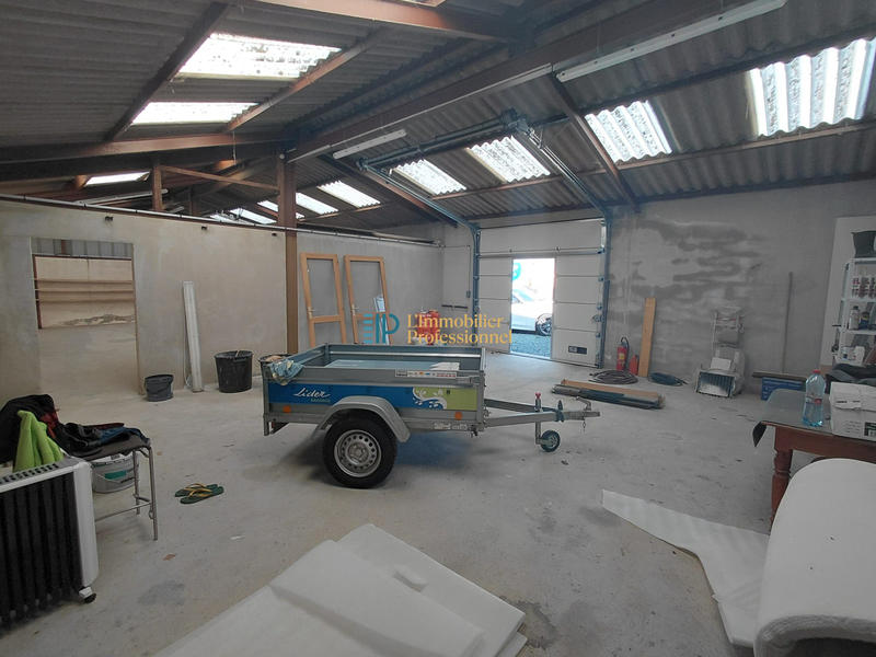 Local d'activités - 176 m² - 5 pièces
