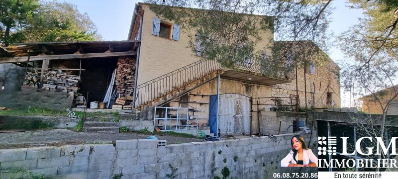 Maison - 260 m² - 3 pièces