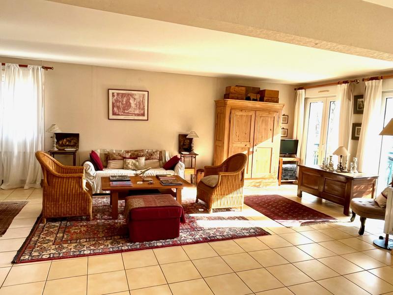 Appartement - 197 m² - 5 pièces