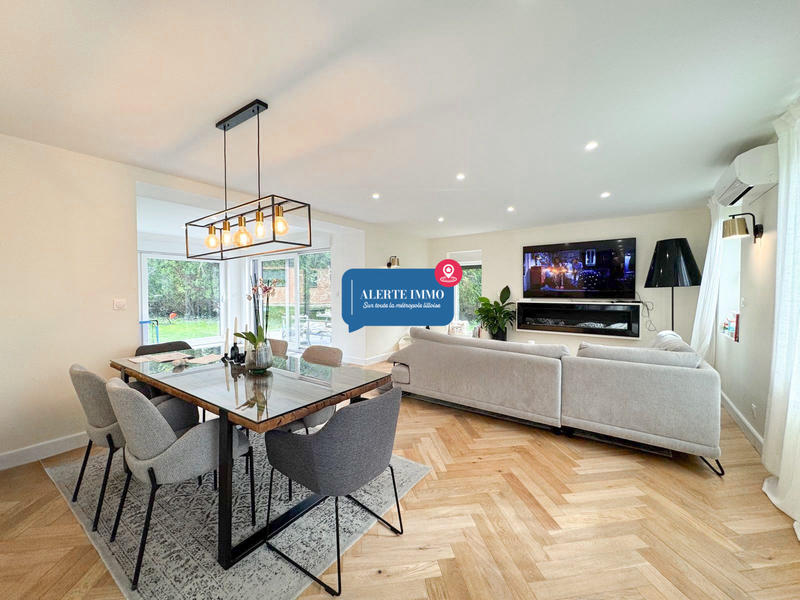 Maison - 316 m² - 10 pièces