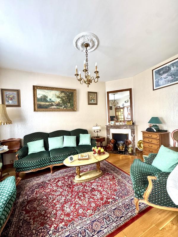 Maison traditionnelle - 140 m² - 6 pièces