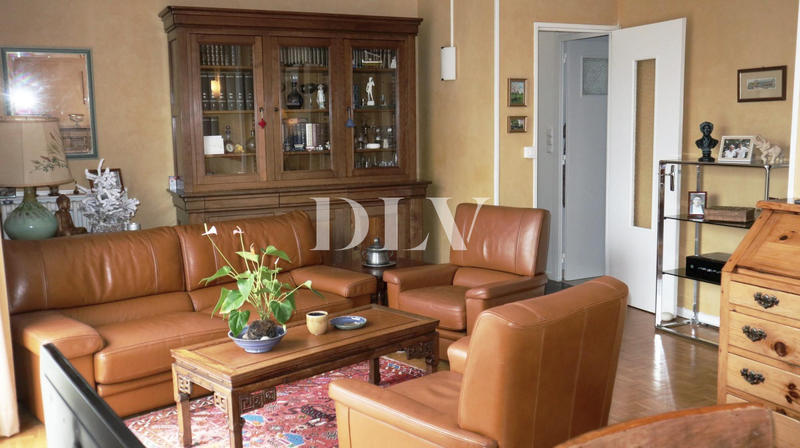 Appartement - 91 m² - 6 pièces