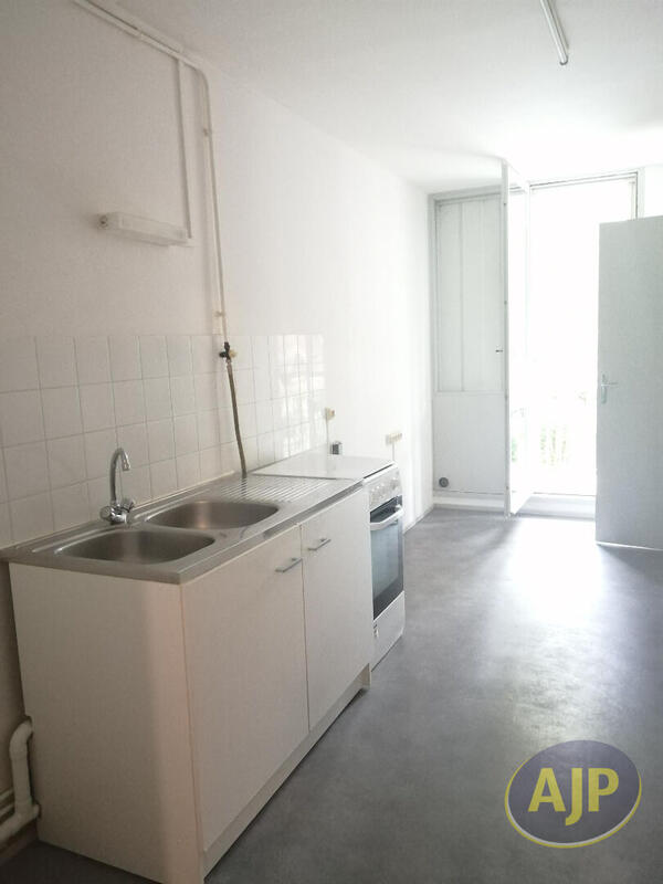 Appartement - 80 m² - 3 pièces