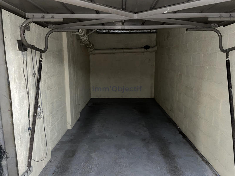 Parking / Garage - 11 m²