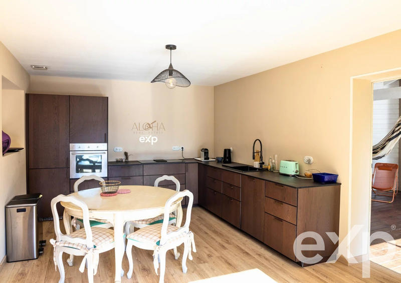 Villa - 255 m² - 8 pièces