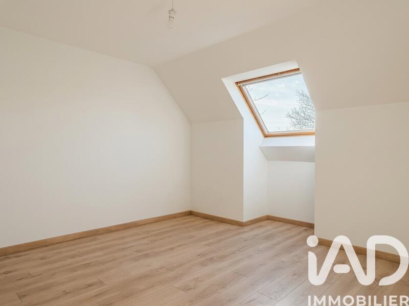 Maison - 93 m² - 5 pièces