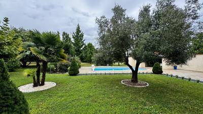 Maison - 348 m² - 11 pièces