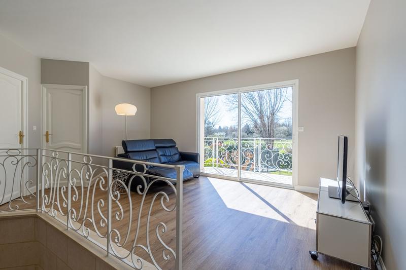 Maison traditionnelle - 188 m² - 7 pièces