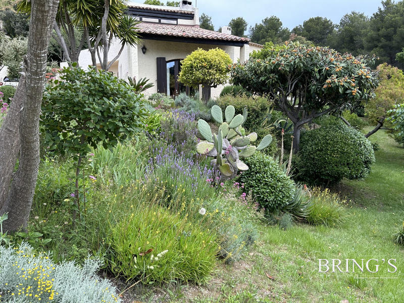 Villa - 210 m² - 6 pièces