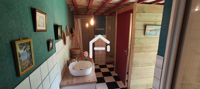 Maison - 240 m² - 9 pièces