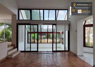 Maison - 200 m² - 7 pièces