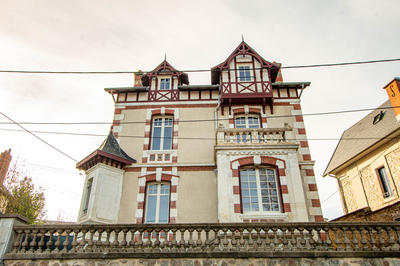 Maison - 204 m² - 8 pièces