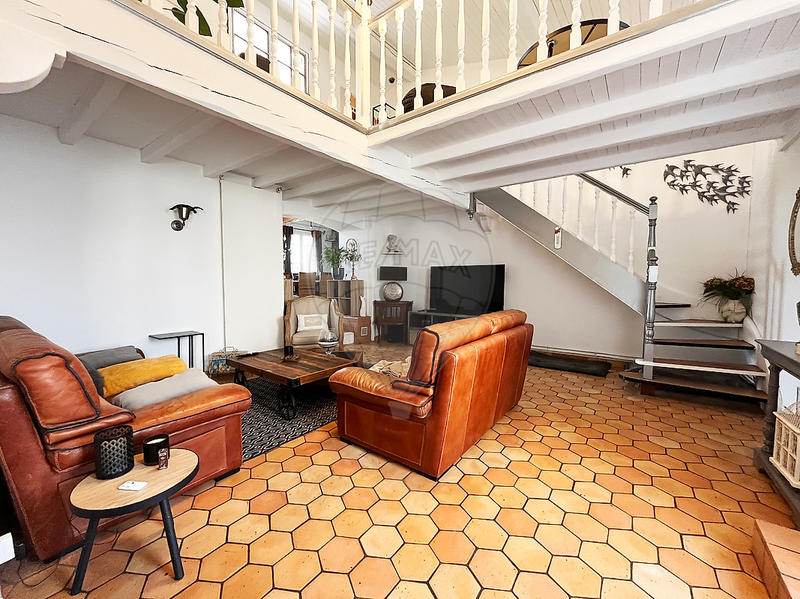 Maison - 166 m² - 6 pièces