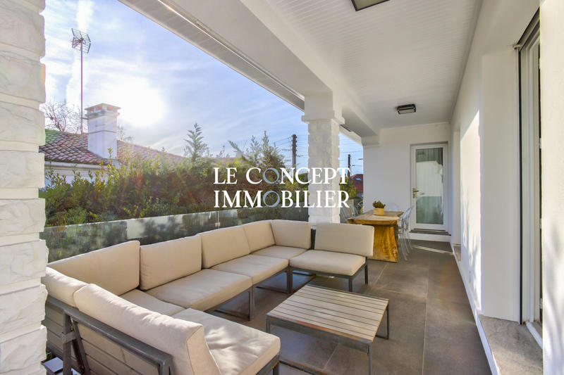 Maison - 180 m² - 6 pièces