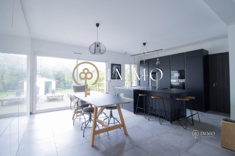 Maison contemporaine - 178 m² - 7 pièces