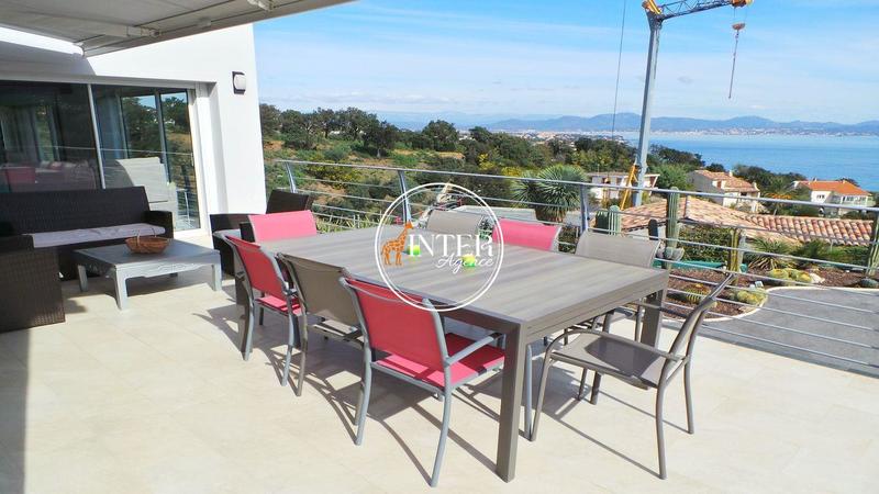 Villa - 250 m² - 8 pièces