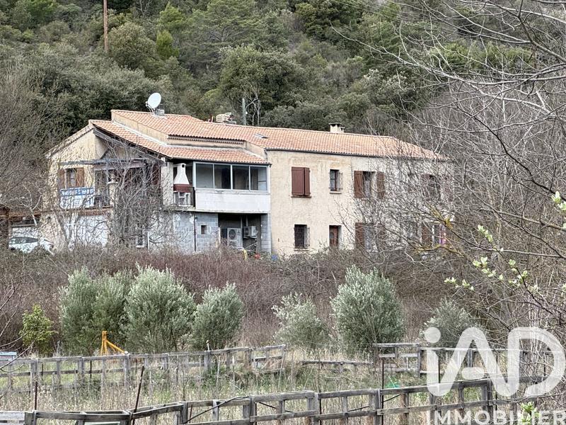 Maison - 245 m² - 9 pièces