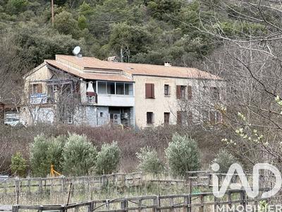 Maison - 245 m² - 9 pièces